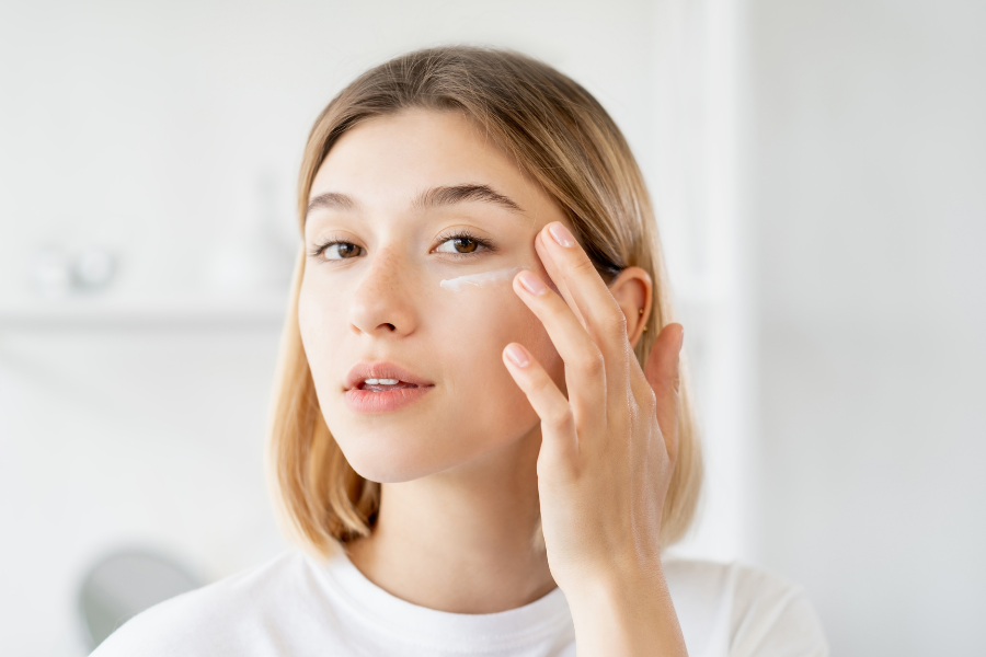 What Causes Under-Eye Hollows and How Can They Be Treated